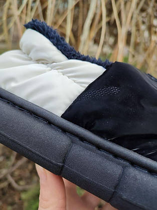 Дутики UGG короткі уги двоколірні Чорні з білим на чорній гнучкій високій підошві, фото 5