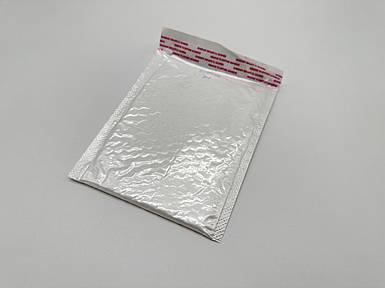 Конверт Поштовий 15×17+4 Бандерольний з повітряним прошарком і відривною стрічкою. Колір білий