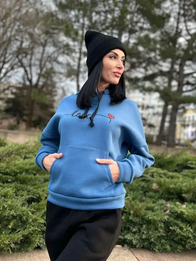 Жіночий теплий костюм штани на флісі, світшот з капюшоном і спереду з кишенею