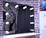 Настільне гримерне безрамкове дзеркало для макіяжу Кріс з лампочками 70х72 см на підставці, фото 4