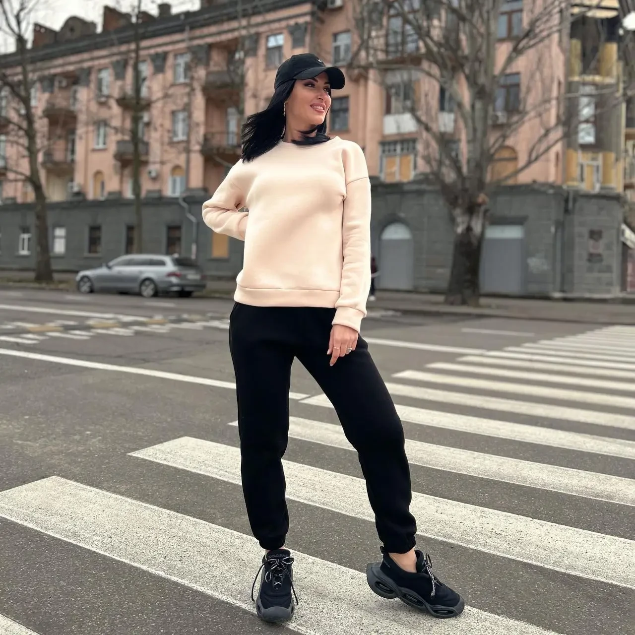 Теплий костюм жіночий на кожен день спортивні штани на флісі та однотонний світшот