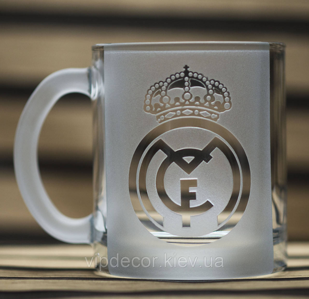Футбольна чашка 320 мл з гравіюванням логотипа Реал Мадрид Real Madrid Football Club