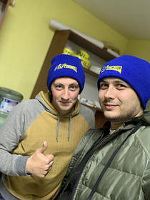 Шапки и шарфы с логотипом 6