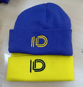 Жовта шапка з логотипом