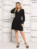 Черное приталенное платье с декольте, размер S