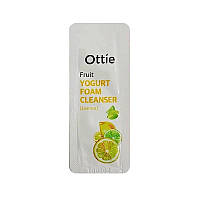 Йогуртовая пенка для умывания Ottie Fruits Yogurt Foam Cleanser лимон, 1 мл.(пробник)
