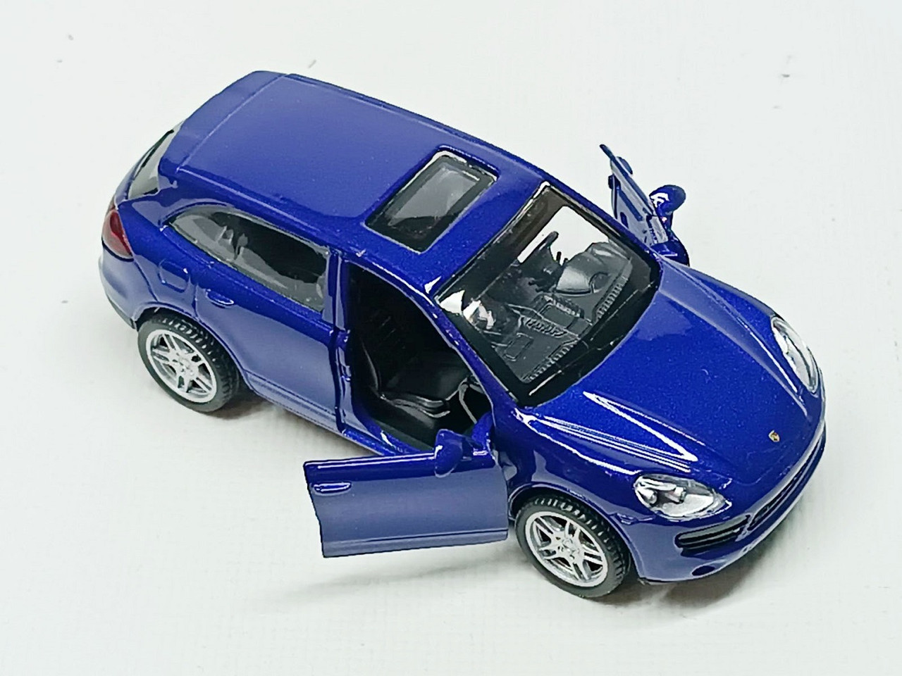 Машинка Techno "Porsche cayenne s" 1:43 синий 250251