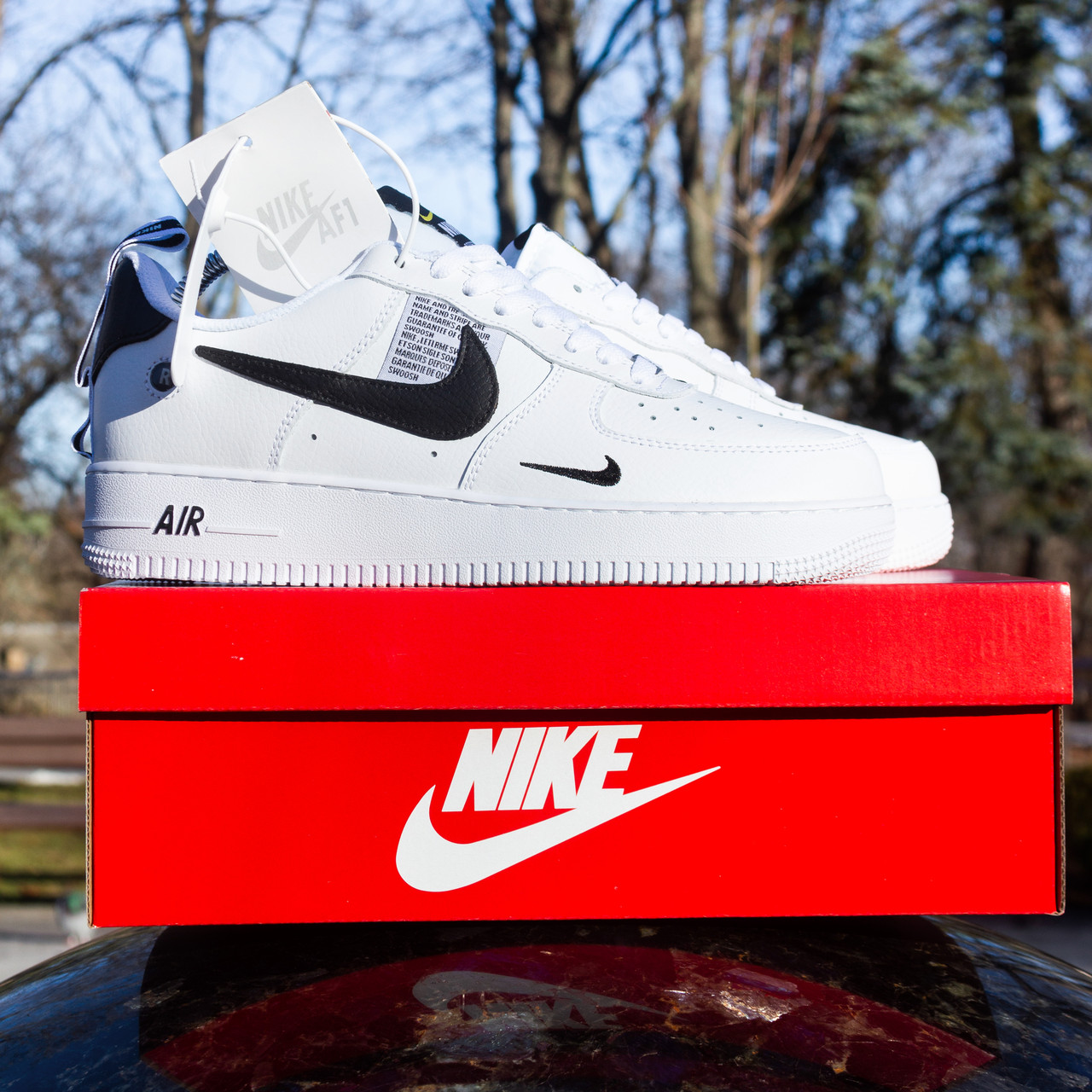 SALE Кросівки Nike Air Force білі чорний свуш 42 27 см