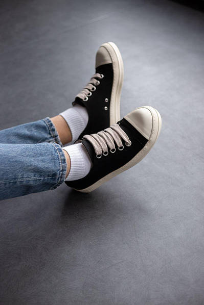 Sneakers black white deals