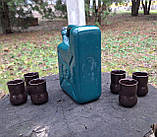 Каністра для спиртного 1 літр з чарочками - подарунок для автолюбителів, чоловіків, колег та друзів, фото 3