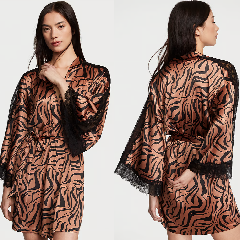 Розкішний халат із атласною мереживною вставкою  Victoria’s Secret Luxe Satin Lace Inset Robe Zebra Size	M/L