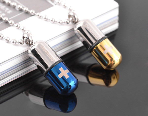 Парні кулони із секретом для закоханих. Капсули кохання. Парні підвіски для двох на подарунок, фото 1