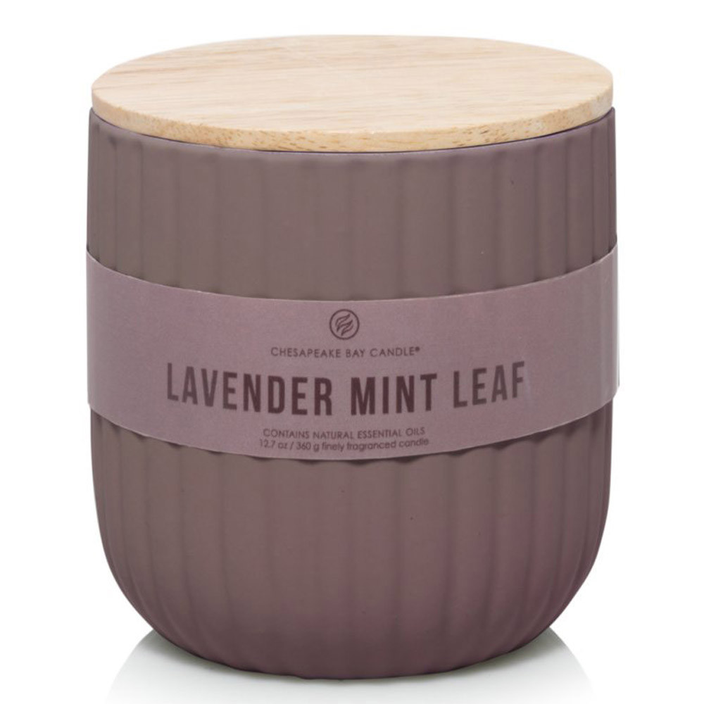 Свічка ароматична соєва в керамічному стакані "Лаванда-лист м'яти" Chesapeake Bay Candle, фото 1