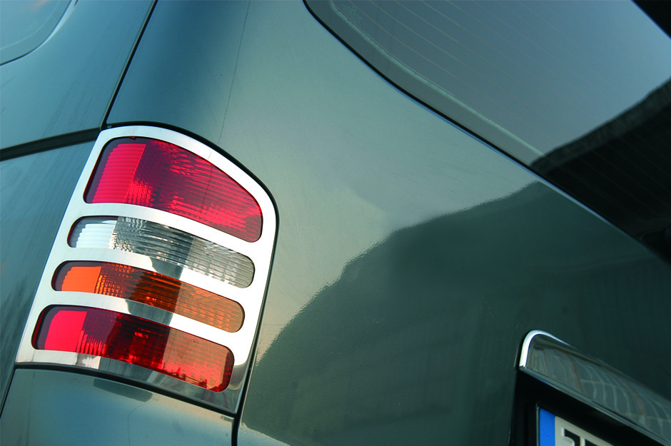 Накладки на задні ліхтарі (Carmos, 2 шт, нерж) 1 двері, OmsaLine - Італійська нержавейка для Volkswagen T5 Caravelle 2004-2010