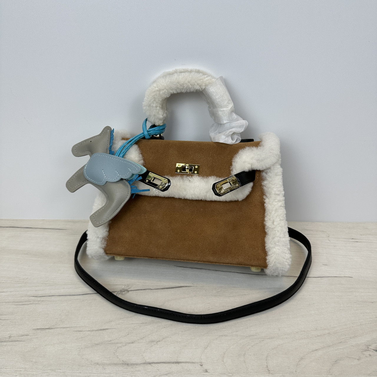 Сумка із замші прикрашена хутром по контуру С04-КТ-817-24 Коричнева, фото 1