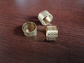 Наперсток для шиття, наскрізний