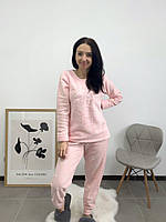 М´якенька жіноча піжама рожевого кольору на прохолодну пору