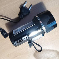 Фонарь аккумуляторный с зарядкой от розетки, фонарик c зарядкой от сети, небольшой ручной фонарь на магните