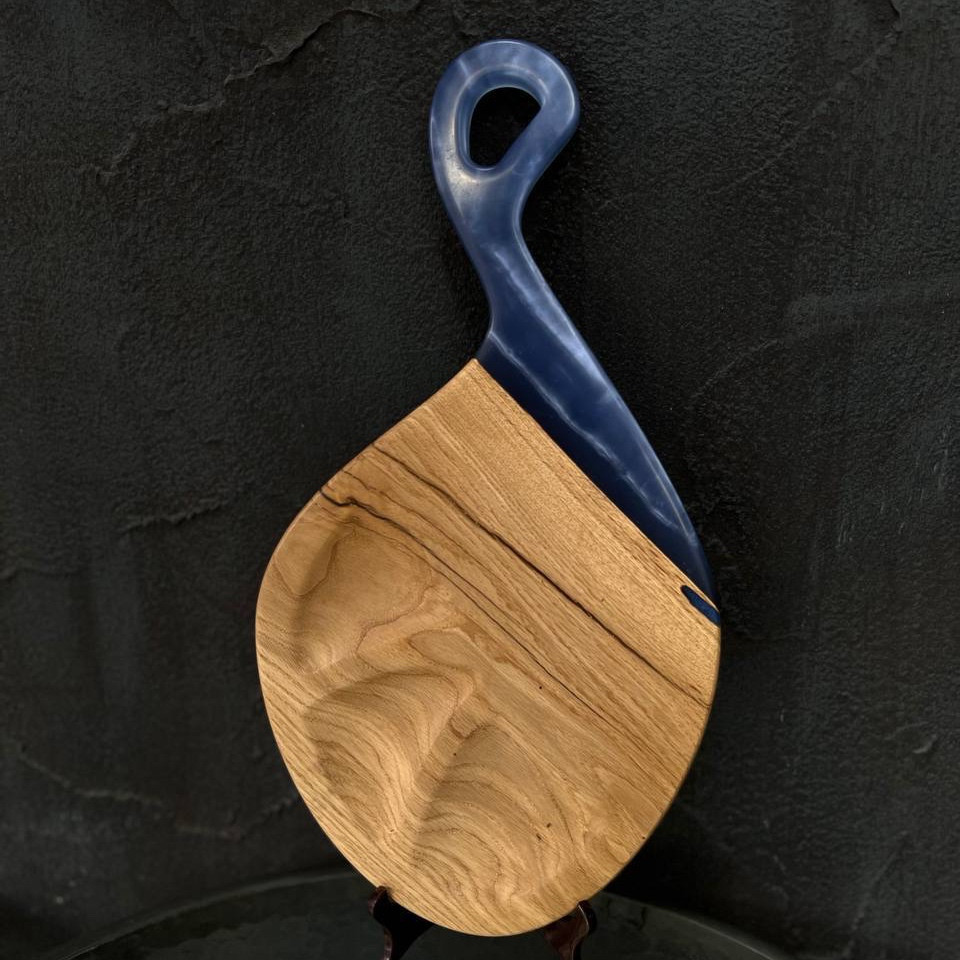 Дошка для подачі сиру та вина з дерева та епоксидної смоли 47*25 см, фото 1