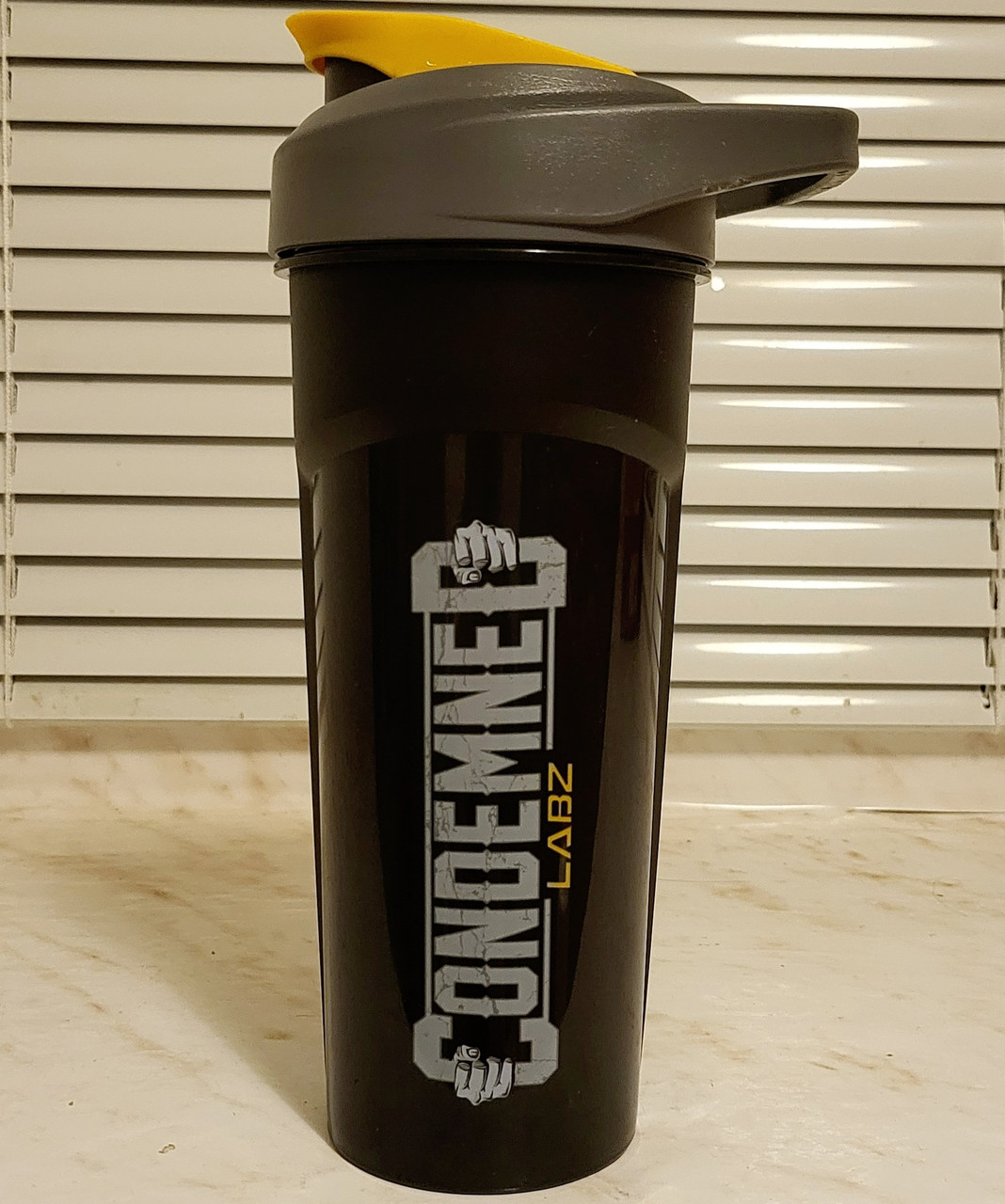 Шейкер Condemned Labz Shaker Cup 600 ml convict