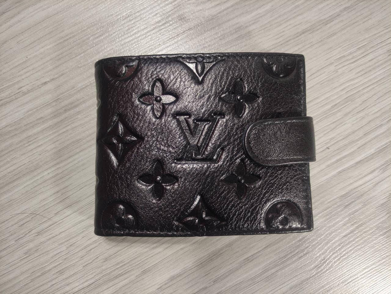 

Кошелек черный кожаный мужской Louis Vuitton Кошелек Луи Виттон Натуральная кожа