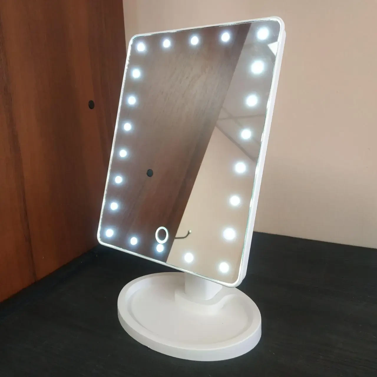 Зеркало для макияжа со светодиодной подсветкой на 22 диода и сенсорным управлением , Косметическое LED зеркало - фото 9 - id-p2064427198