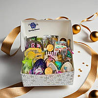 Оригінальний барвистий бокс із сюрпризом, Солодкий дитячий подарунок з іграшкою та солодощами