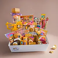 Жовтий Surprise Box для дитини, Подарунок із солодощів, Яскравий SweetBox з іграшкою сюрпризом