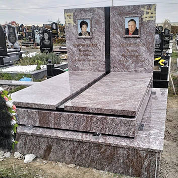 Європейський подвійний пам'ятник закритий квітник із граніту "Гранат" 2300*2300