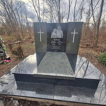 Подвійний пам'ятник на могилу сучасний із грантом 2500*2200