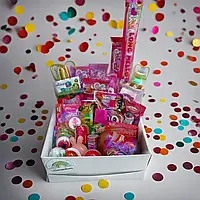 Коробка угощений для девочки, Детский сладкий подарок, Бокс со сладостями розового цвета