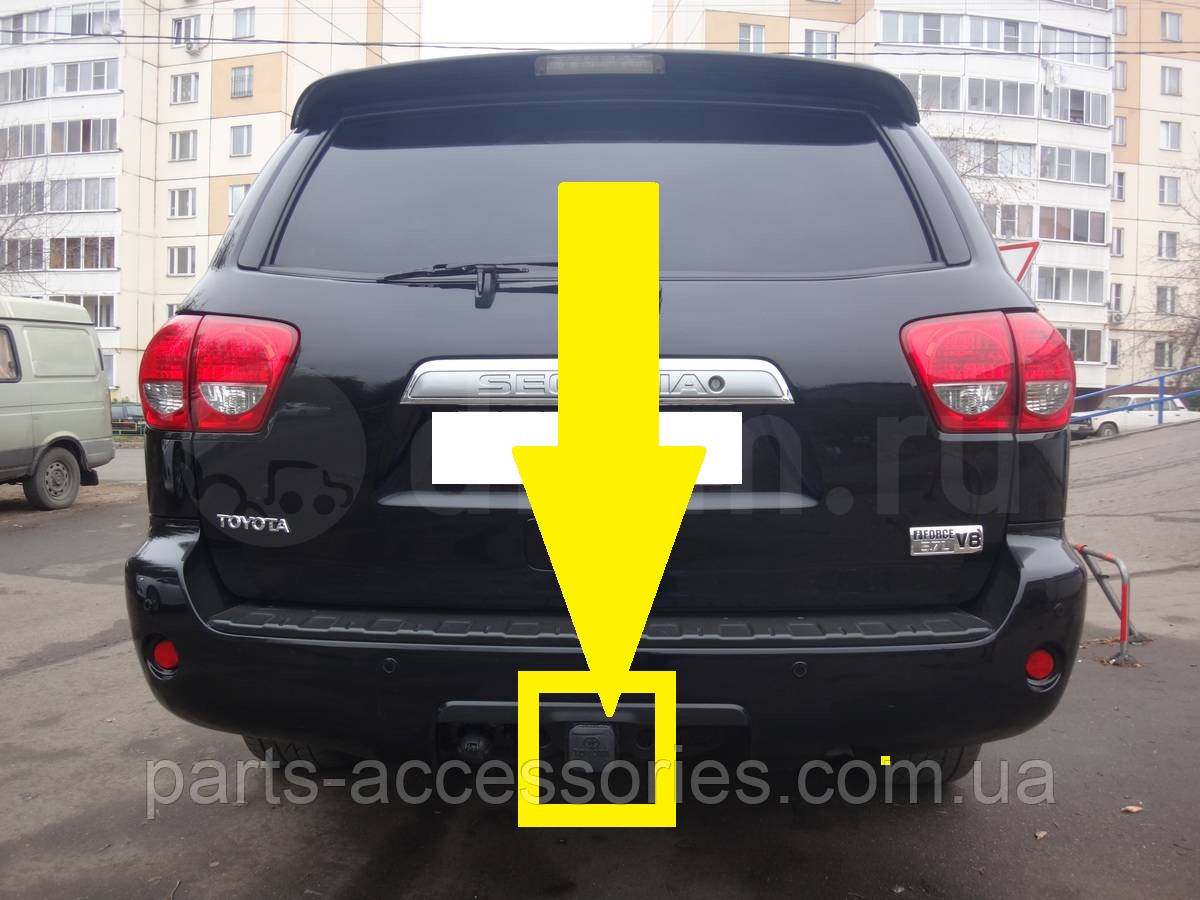 Toyota Sequoia 2008-2022 Заглушка кришка задня отвори в причепному пристрої на фаркоп Нова Оригінал