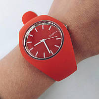 Кварцевые женские наручные часы с мягким силиконовым ремешком, красные