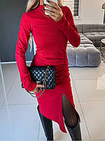 Стильное женское базовое повседневное минималистичное платье с разрезом на ноге, в расцветках черный и красный Красный, 42/44