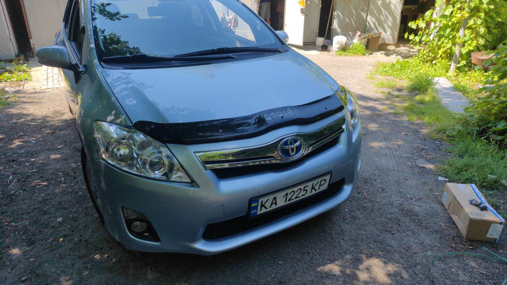 Дефлектор капота 2009-2012 VIP для Toyota Auris рр