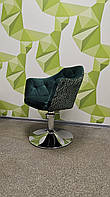 Парикмахерское кресло на гидравлике HR832H зеленый велюр