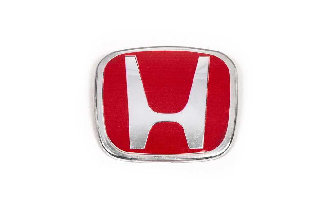 Емблема  червона  самоклейка 120мм на 100мм між кріпленнями 50мм для Тюнінг Honda
