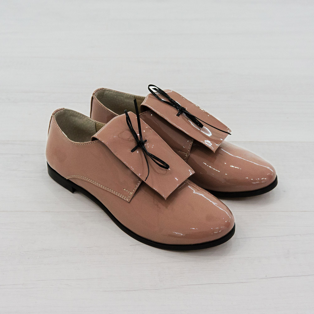 Туфлі жіночі на низькому ходу 36 розмір з лакованої шкіри Woman's heel пудрові