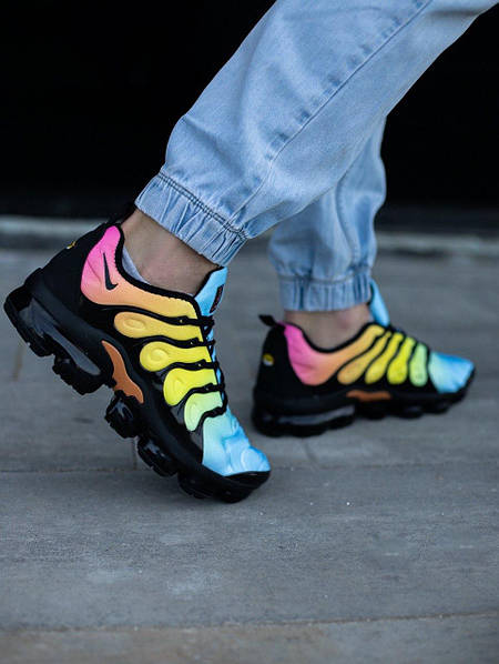 Vapormax plus tropical hot sale