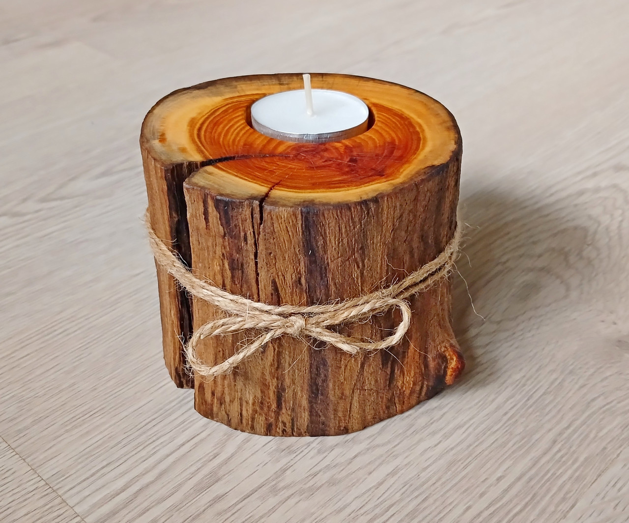 Підсвічник дерев'яний, під чайну свічку, шліфований, покритий маслом воском, ручна робота