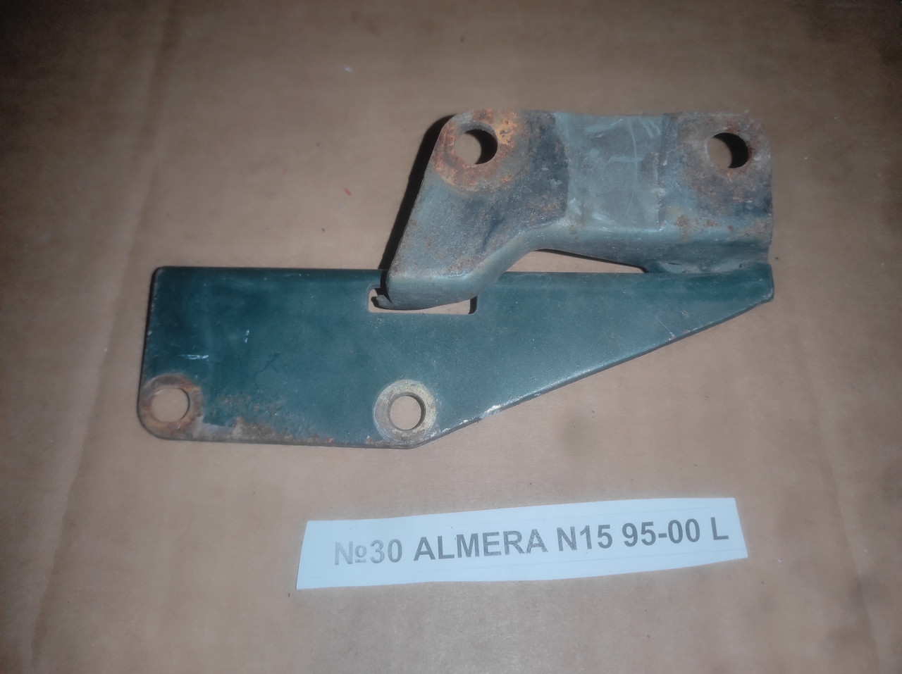 №30 Петля капота ліва для Nissan Almera N15 95-00