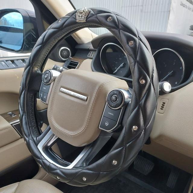 Чехол на руль из стёганной экокожи со стразами "Корона"