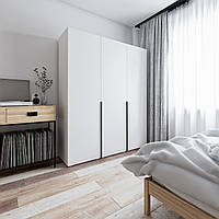 Шафа на три двері для одягу з ДСП