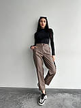 Стильні високі штани з еко-шкіри різних розмірів мокко, фото 5