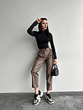 Стильні високі штани з еко-шкіри різних розмірів мокко, фото 8
