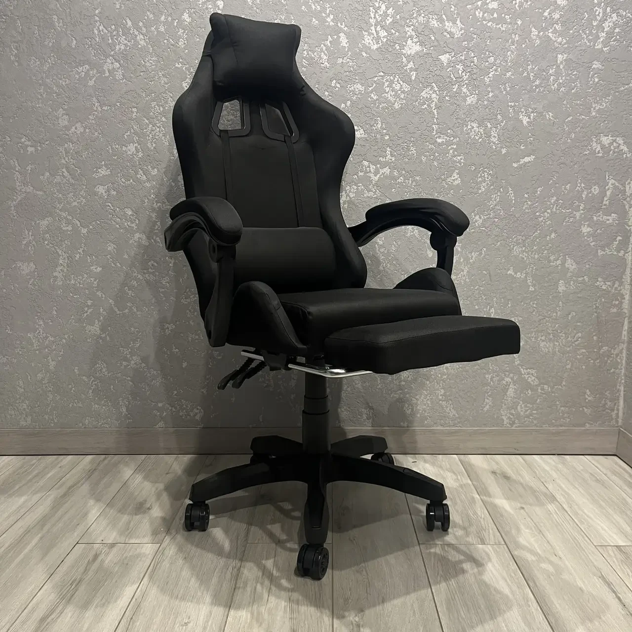 Крісло геймерське з тканини Prestige 730 чорне ігрове з підставкою для ніг, фото 1
