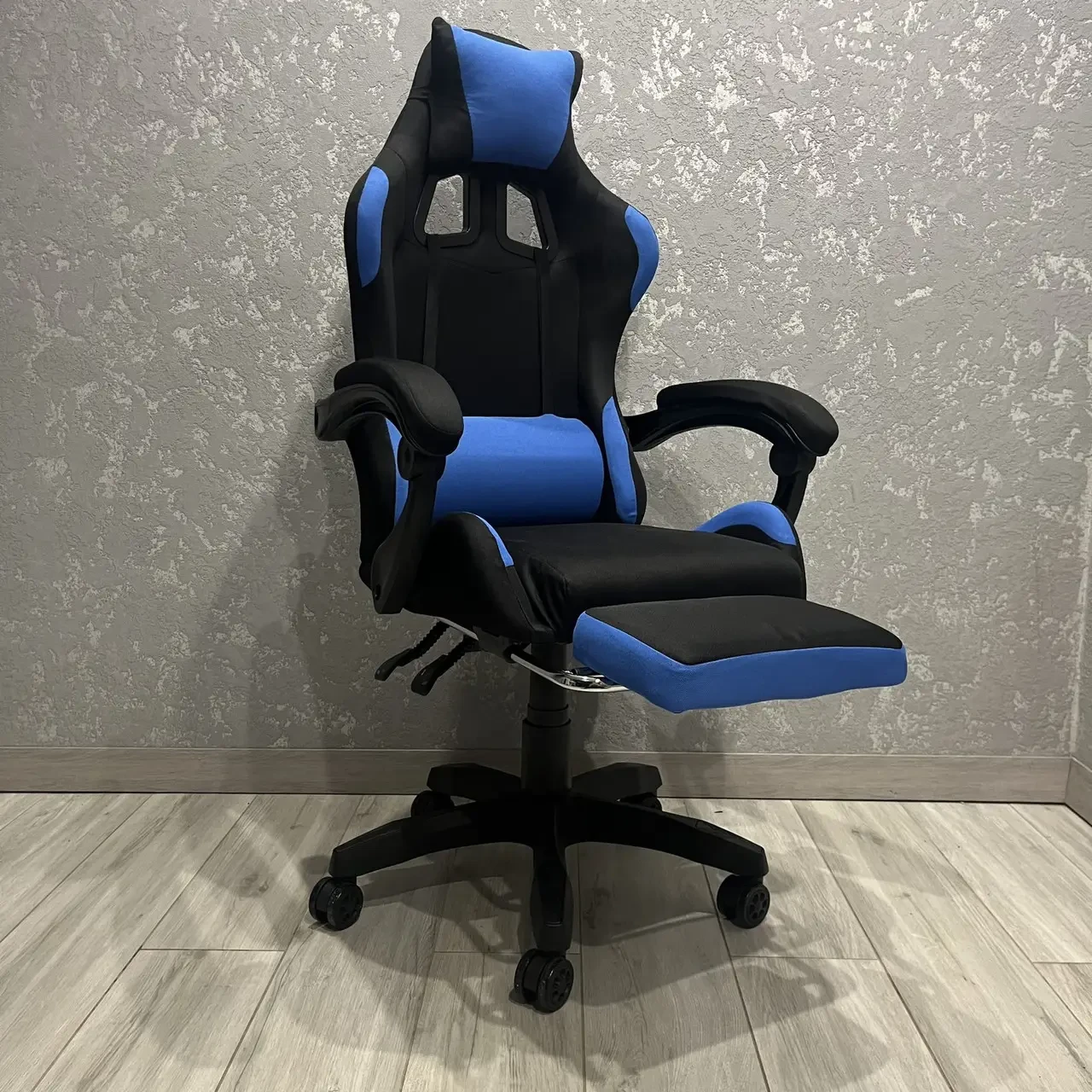Крісло геймерське з тканини Prestige 730 чорно-синє ігрове з підставкою для ніг, фото 1