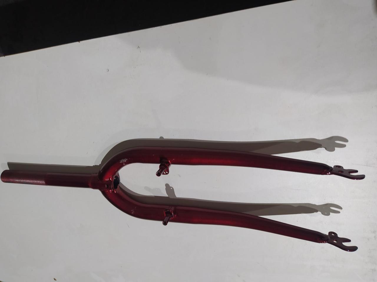 Вилка велосипедна жорстка (з кріпленням V-brake, 26) (червона) DS
