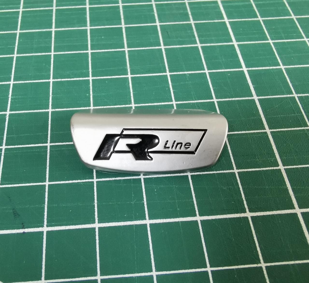 Емблема R-line вставка в кермо (УЦІНКА), фото 1