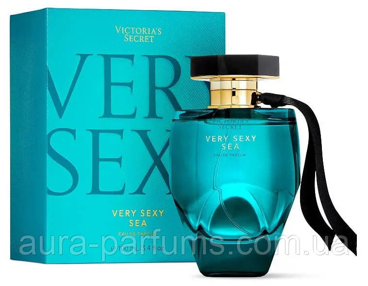 Жасы үлкен ер адам ұрсып қалды Анжелика Варуммен жыныстық қатынас